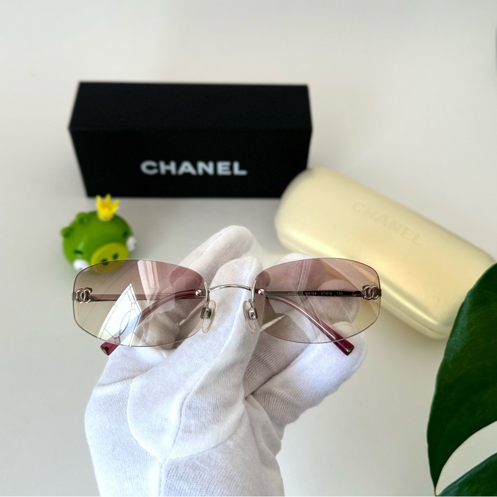 Y2K CHANEL CC LOGO RIMLESS SUNGLASSES